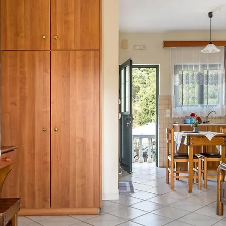 아파트 Daratos 2 *